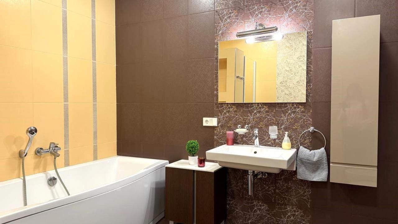 Sosnovaya gorka Apartment Kharkiv Bagian luar foto