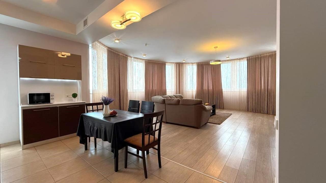 Sosnovaya gorka Apartment Kharkiv Bagian luar foto