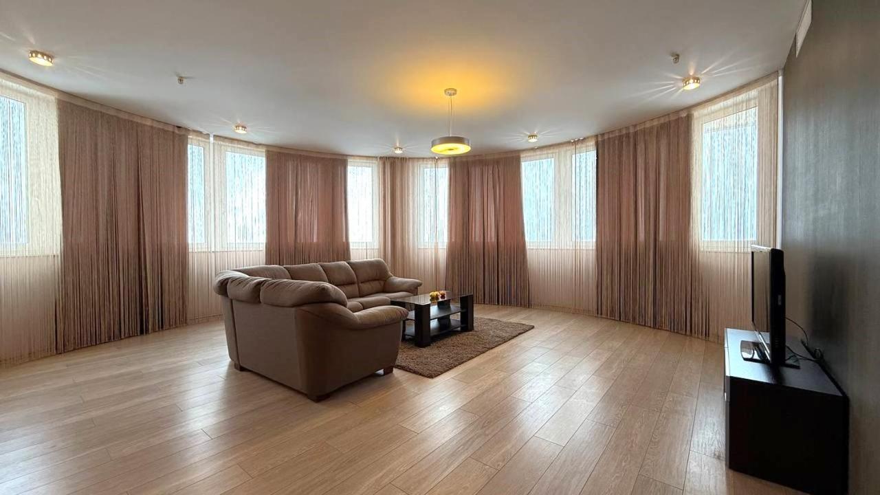 Sosnovaya gorka Apartment Kharkiv Bagian luar foto