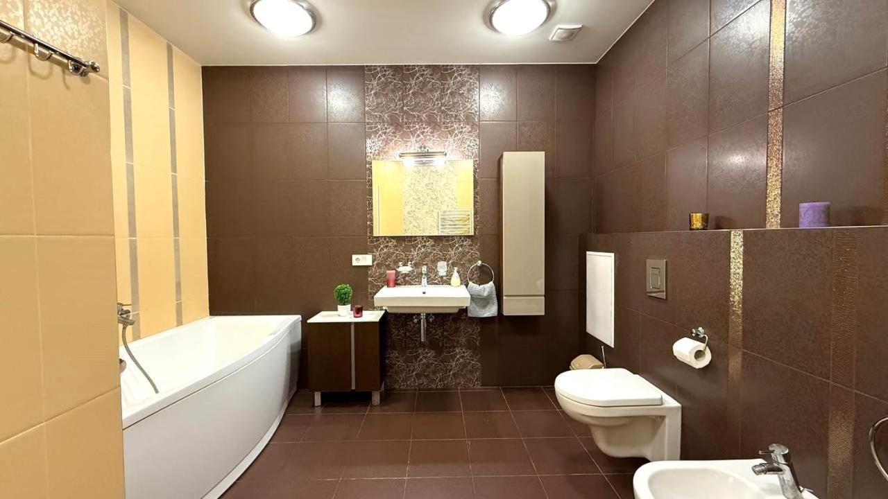 Sosnovaya gorka Apartment Kharkiv Bagian luar foto